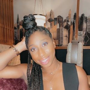 Hey Posh People! It’s Latrice, a lover for fashion and travel! Happy Poshing!